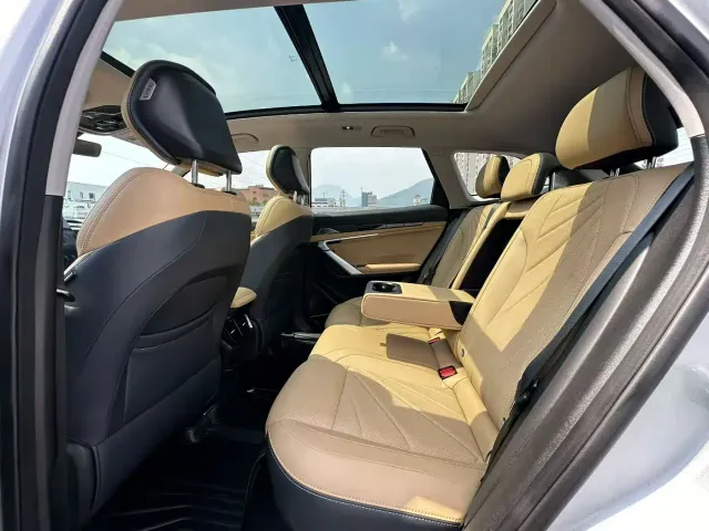 Geely Boyue L — Фото автомобиля 5