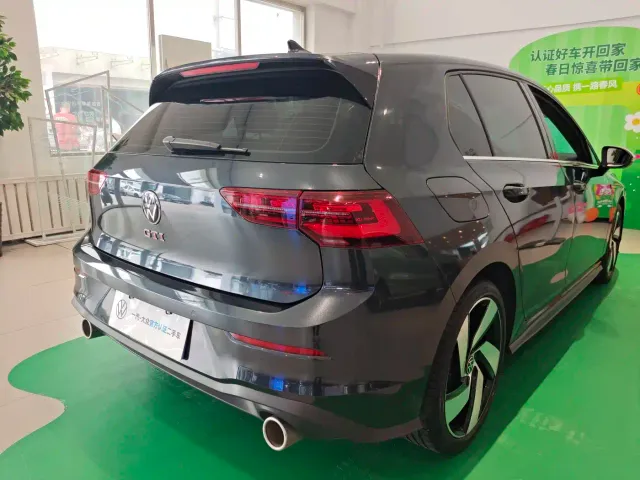 Volkswagen Golf GTI — Фото автомобиля 3