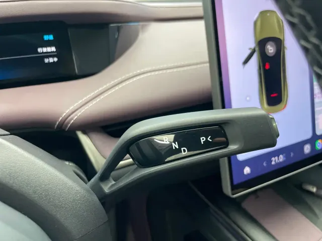 Xiaomi SU7 — Фото автомобиля 14