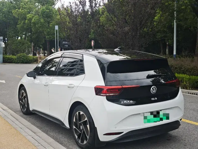 Volkswagen ID.3 — Фото автомобиля 8