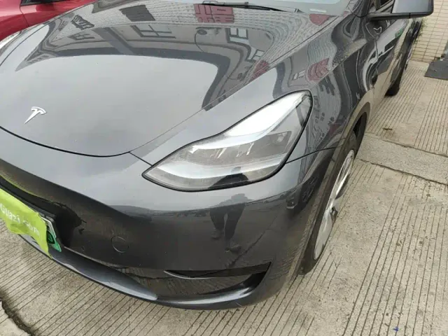 Tesla Model Y — Фото автомобиля 23