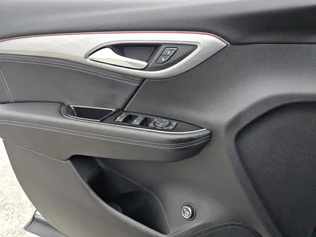 Buick Envision S — Фото автомобиля 8