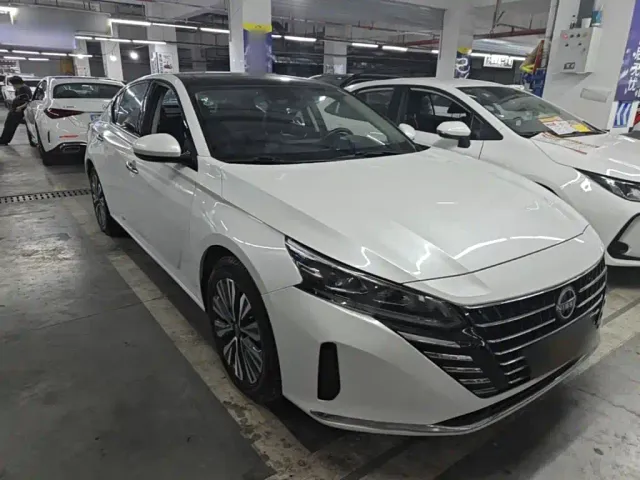 Nissan Teana — Фото автомобиля 3