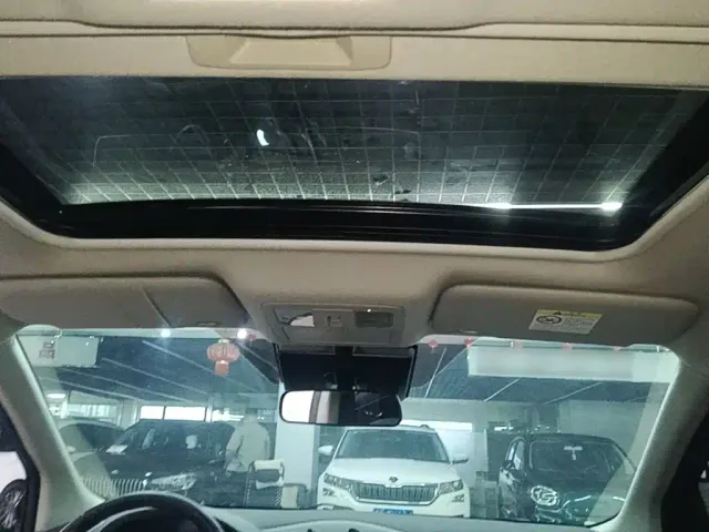 Nissan Tiida — Фото автомобиля 17