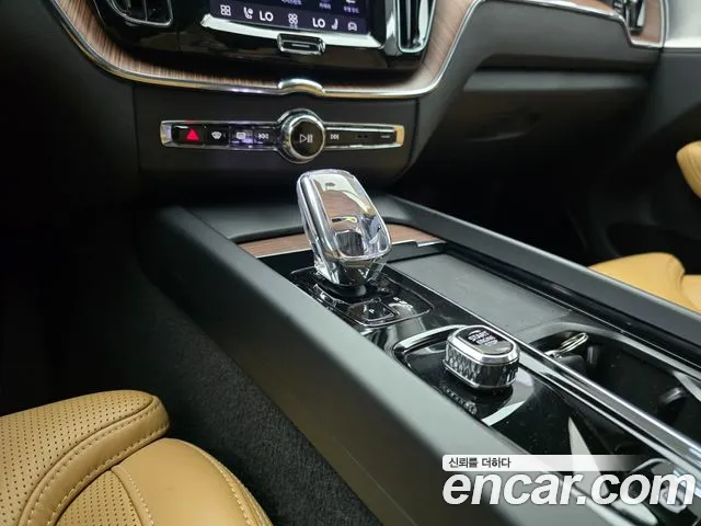 Volvo XC60 2nd Gen — Фото автомобиля 14