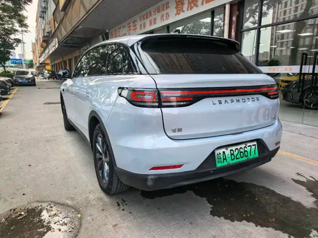 Leapmotor C11 — Фото автомобиля 13