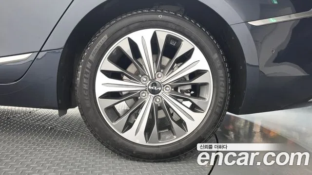 Kia K8 Hybrid — Фото автомобиля 6