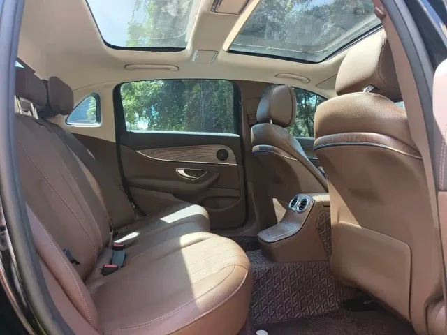 Mercedes-Benz E-Class — Фото автомобиля 13