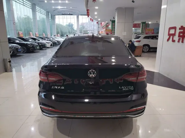Volkswagen Lavida — Фото автомобиля 12