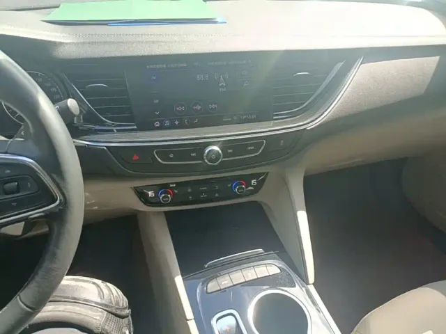 Buick Regal — Фото автомобиля 12