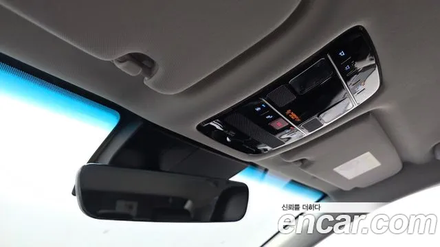 Hyundai Grandeur Grandeur (GN7) 2.5 Бензин 2WD — Фото автомобиля 17