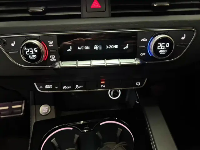 Audi A4L — Фото автомобиля 11