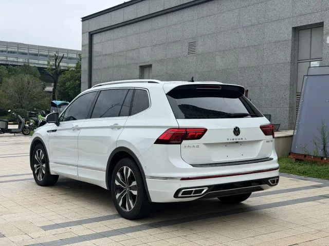 Volkswagen Tiguan L — Фото автомобиля 7