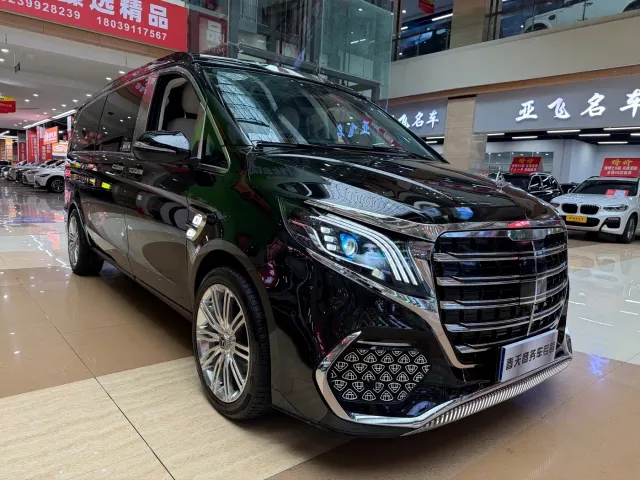 Mercedes-Benz Vito 2023 2.0T Business 7-Seater — Фото автомобиля 4