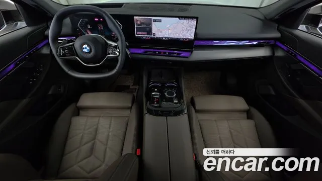 BMW 5 Series G60 — Фото автомобиля 10