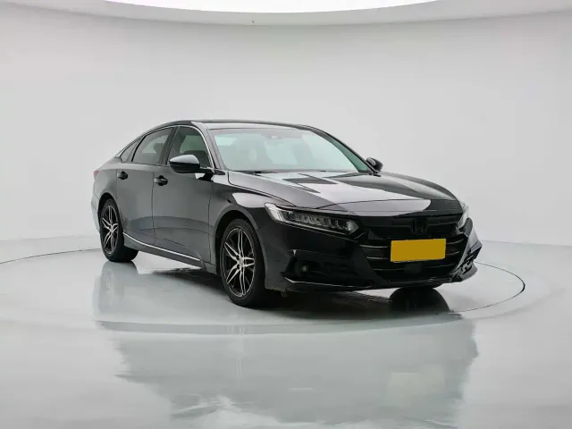 Honda Accord — Фото автомобиля 3