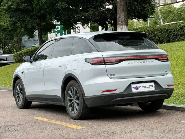 Leapmotor C11 — Фото автомобиля 4