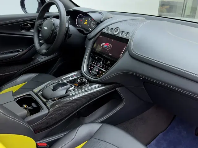 Aston Martin DBX — Фото автомобиля 17