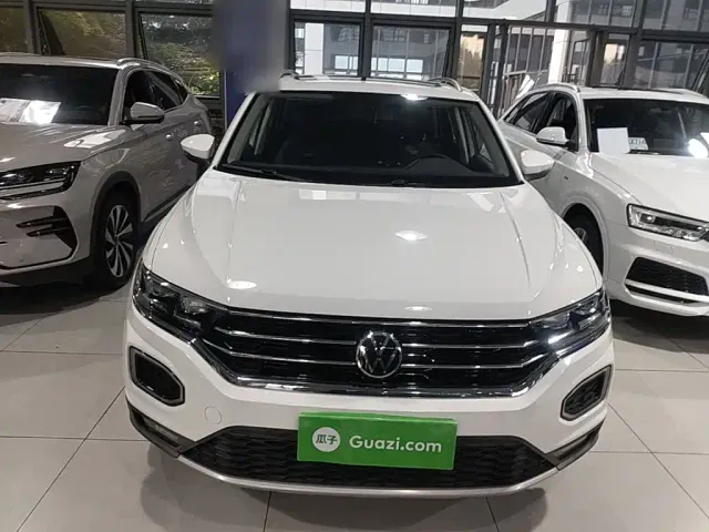 Volkswagen T-Roc — Фото автомобиля 2