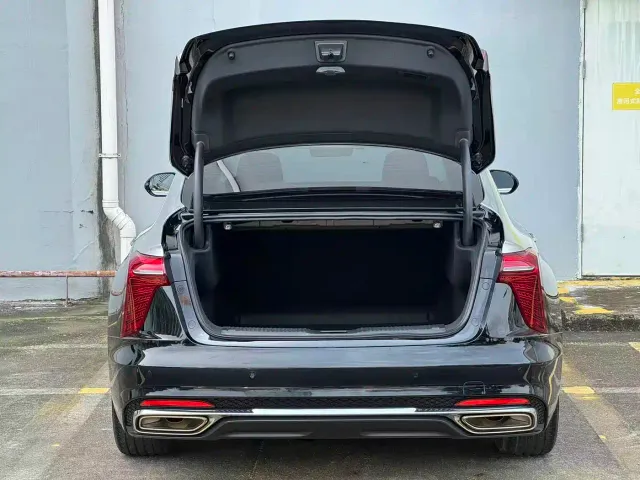Hongqi H5 — Фото автомобиля 26