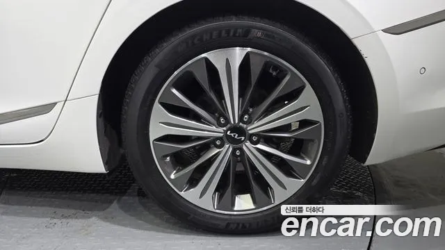 Kia K8 Signature — Фото автомобиля 21