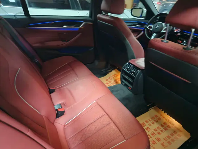 BMW 5 Series — Фото автомобиля 12