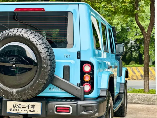 212 212 T01 2025 2.0T Changfeng — Фото автомобиля 8