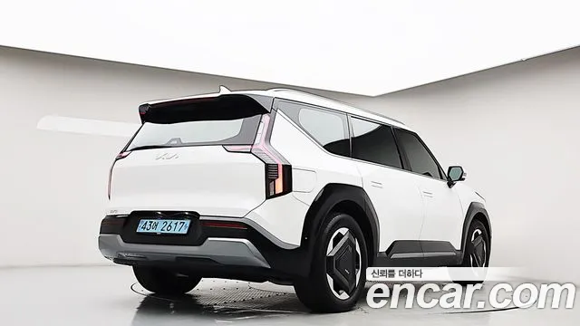 Kia EV9 — Фото автомобиля 4