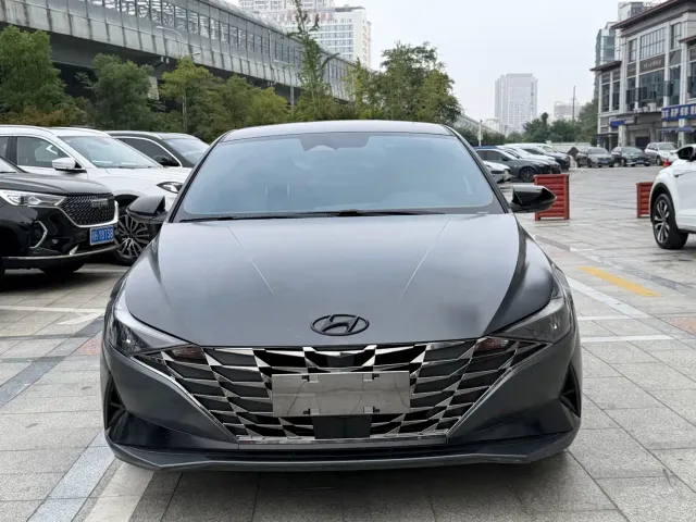 Hyundai Elantra — Фото автомобиля 2