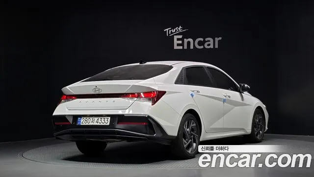Hyundai Avante CN7 — Фото автомобиля 2
