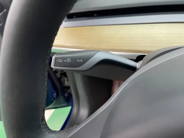 Tesla Model 3 — Фото автомобиля 21