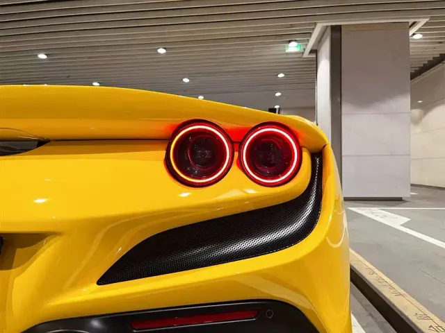 Ferrari F8 — Фото автомобиля 5