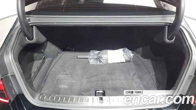 Genesis G90 Бензин 3.5 турбо AWD — Фото автомобиля 17