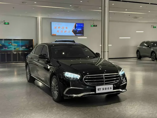 Mercedes-Benz E-Class — Фото автомобиля 3