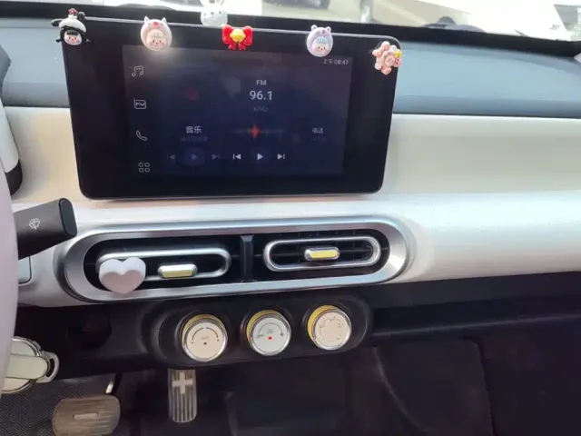 Wuling Hongguang Mini EV — Фото автомобиля 12