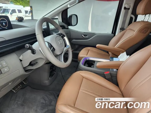 Hyundai Staria Staria 4WD Lounge 7 мест — Фото автомобиля 15