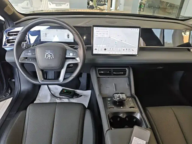 BYD Qin L — Фото автомобиля 9