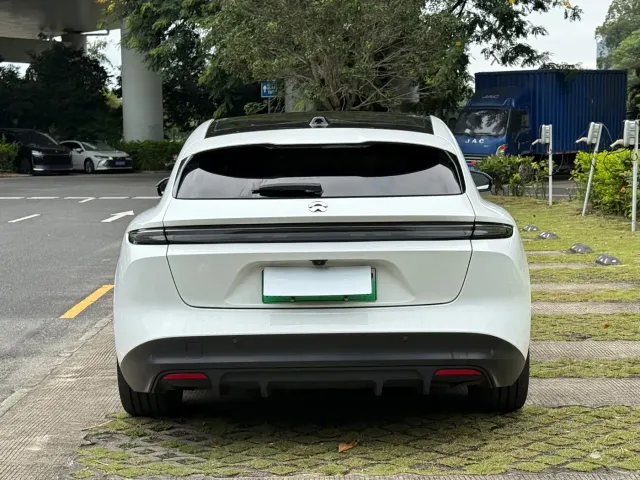 Nio ET5 Touring — Фото автомобиля 8