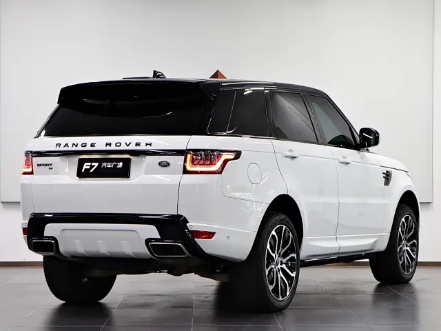 Land Rover Range Rover Sport — Фото автомобиля 6