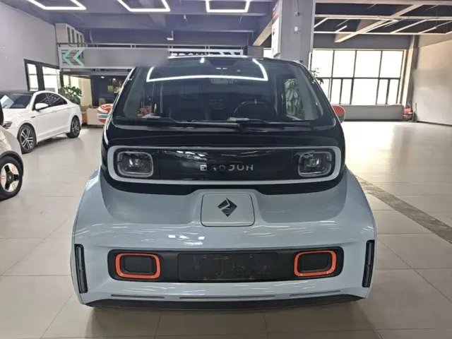 Baojun KiWi EV — Фото автомобиля 2