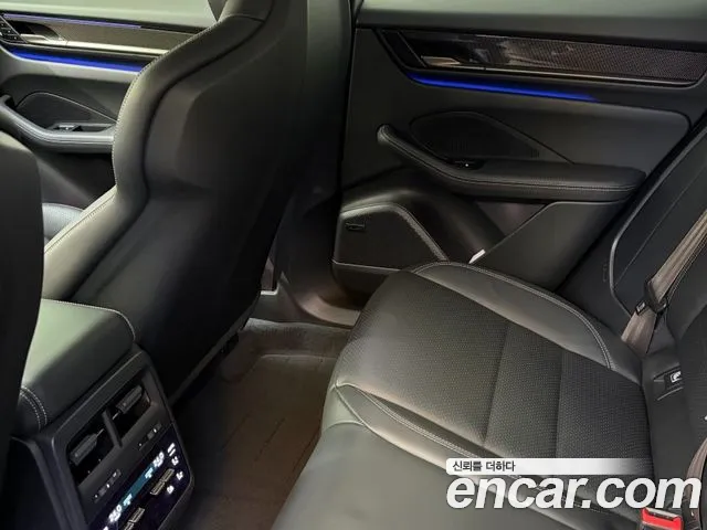 Porsche Macan Electric — Фото автомобиля 10
