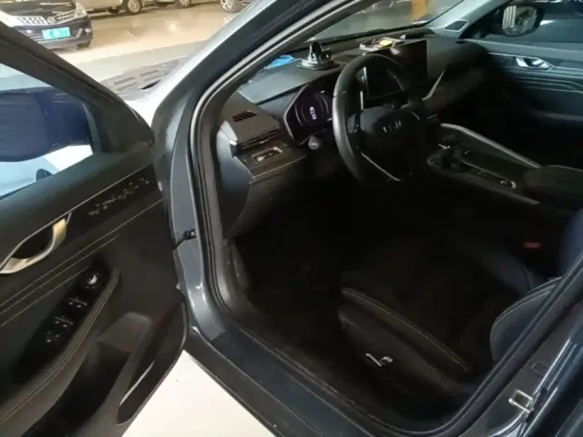 Geely Xingrui — Фото автомобиля 15