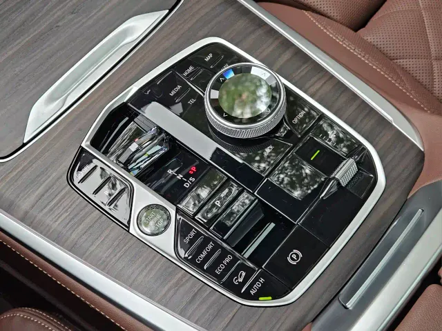 BMW X7 — Фото автомобиля 14
