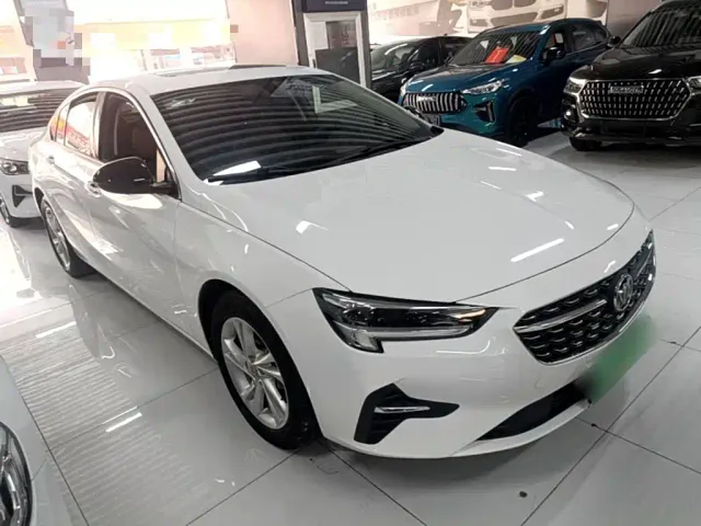 Buick Regal — Фото автомобиля 3