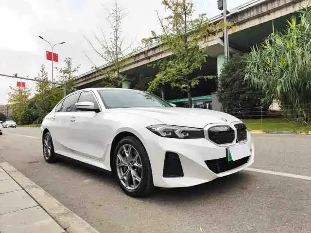 BMW i3 — Фото автомобиля 3