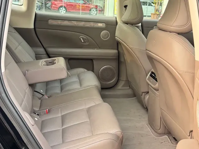 IM Motors LS6 — Фото автомобиля 12