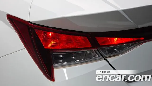 Hyundai Avante CN7 — Фото автомобиля 8