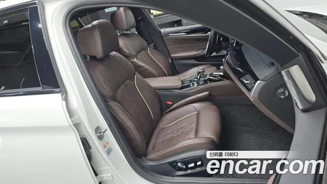 BMW 5 Series G30 — Фото автомобиля 25