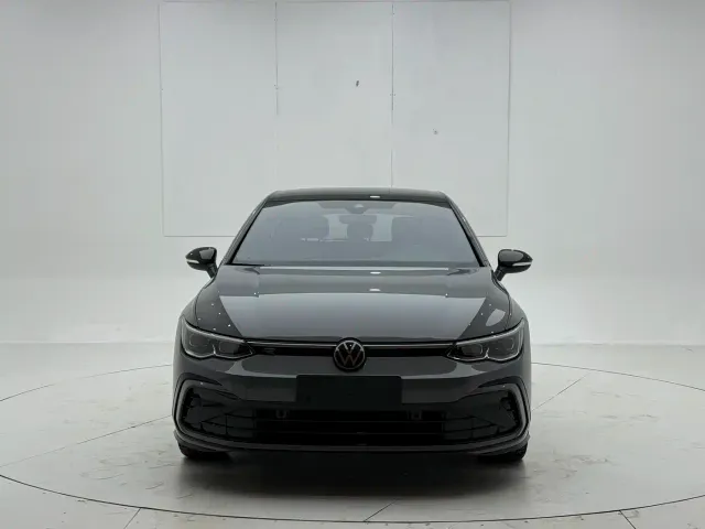 Volkswagen Golf — Фото автомобиля 2