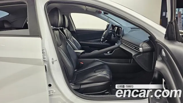 Hyundai Avante CN7 — Фото автомобиля 17
